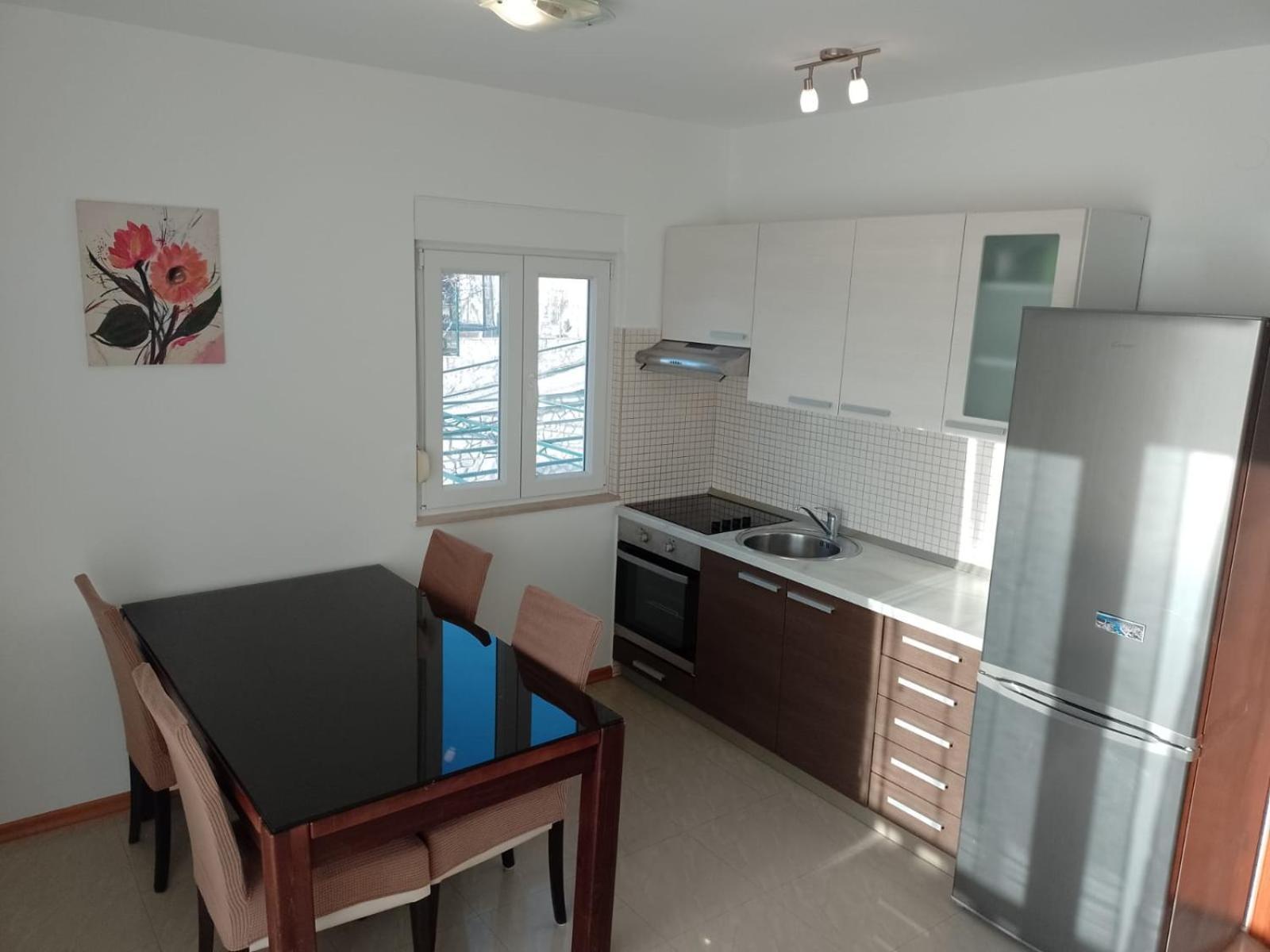 Apartments Silvije Марина Екстериор снимка