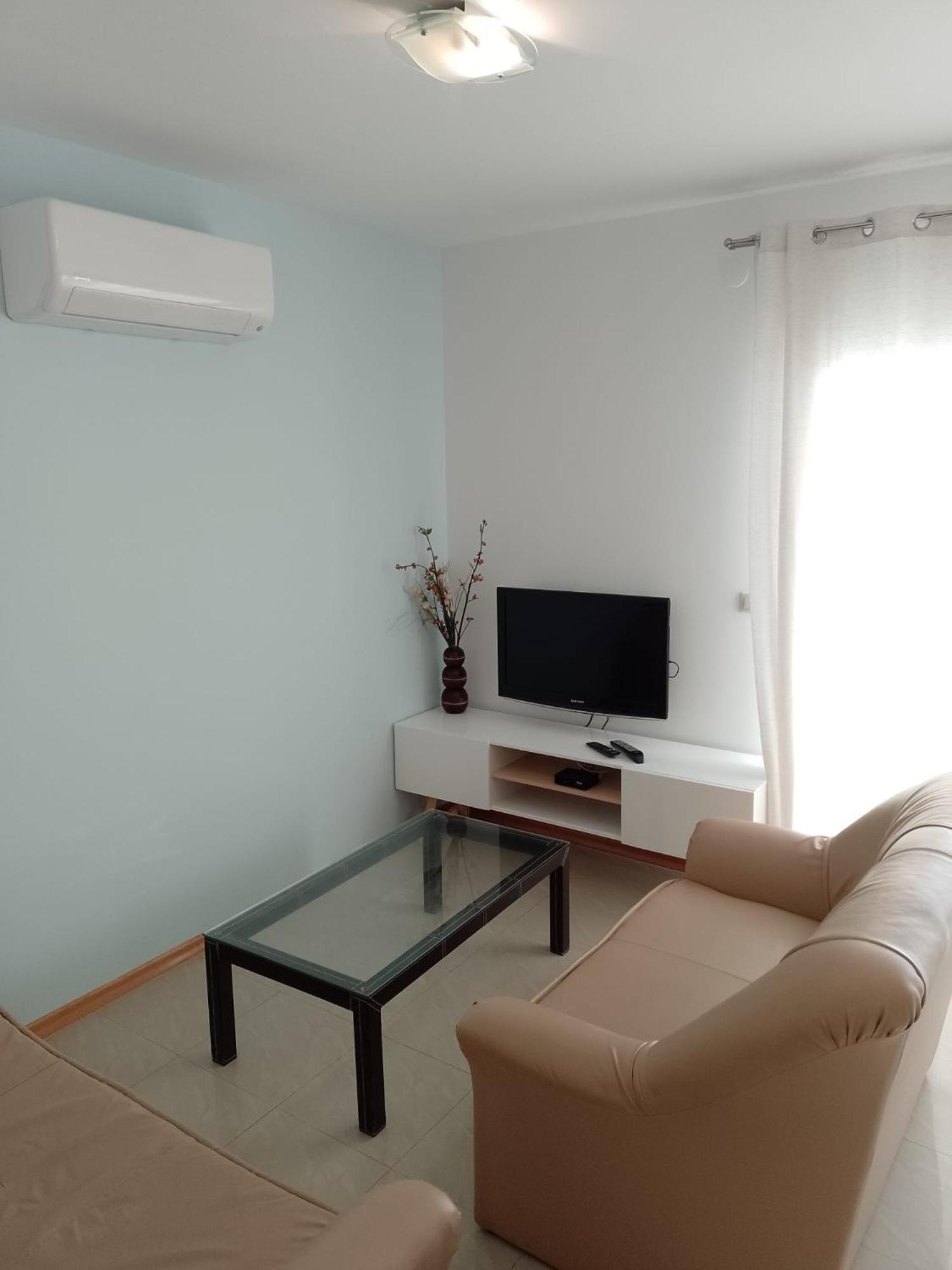Apartments Silvije Марина Екстериор снимка