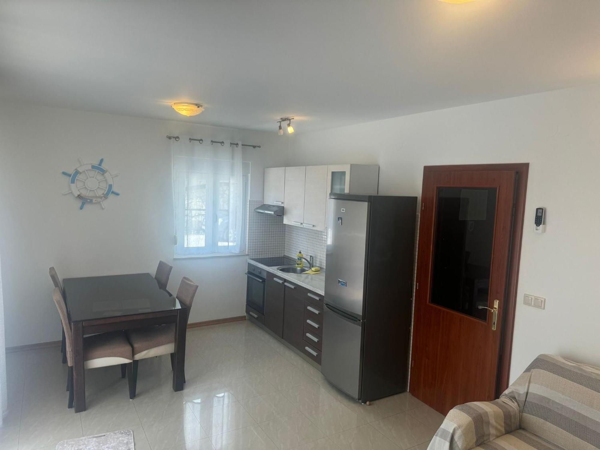Apartments Silvije Марина Екстериор снимка